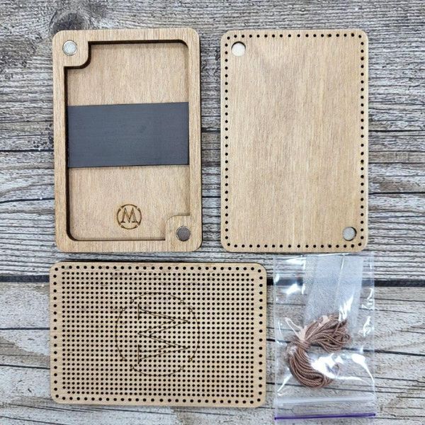 FLZB(N)-100 Bead Embroidery Kit on Wood of a Needle Case