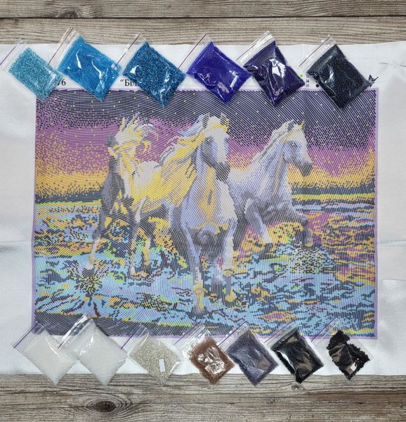 BT576 Белая тройка лошадей, набор для вышивки бисером картины BT576 фото