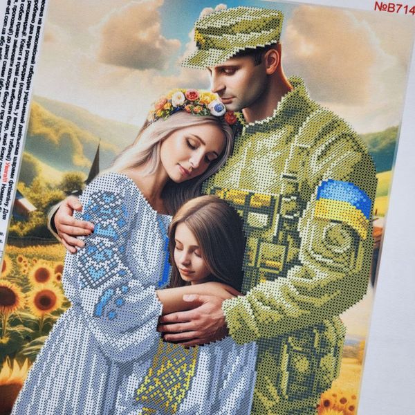В714 Украинское семейство, набор для вышивки бисером картины В714 фото