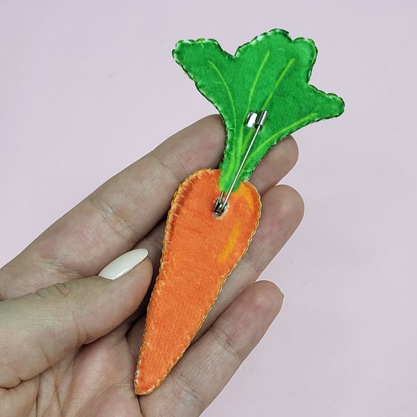 Б-017 Гламурная морковка, набор для вышивки броши Б-017 фото