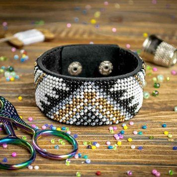 FLBB-025 Bead embroidery kit of a bracelet on black faux leather 3x22 cm