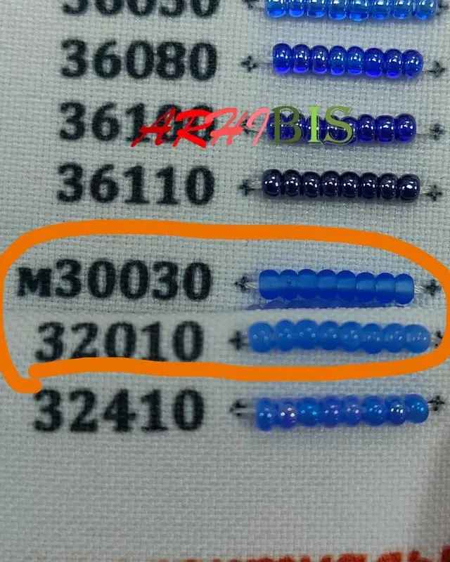Сравнение бисера 32010 и 30030 матовый